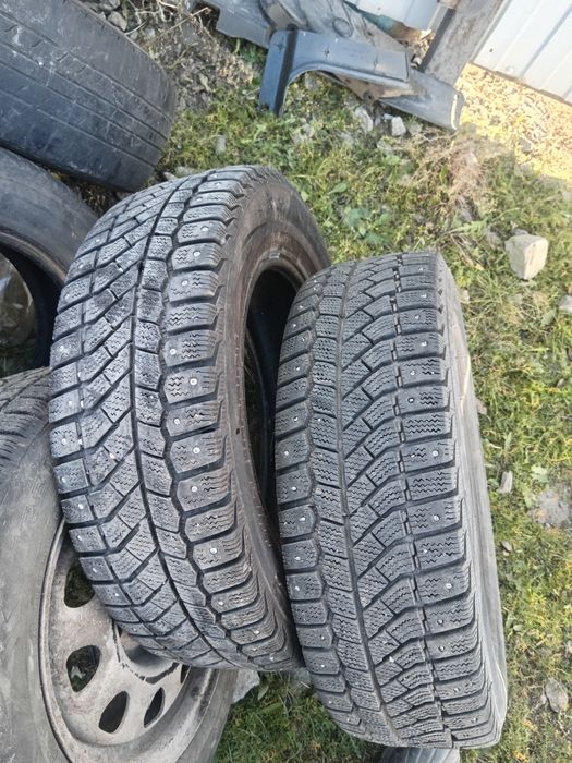 Продам резину зимнию 195/65/15