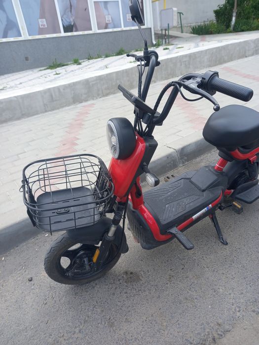 Scuter fără permis de vanzare 2000 RON