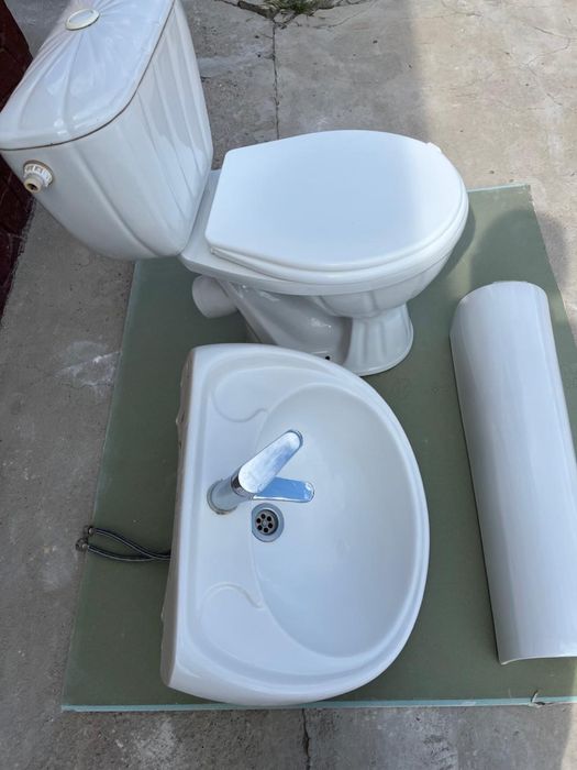 Унитаз и раковина — комплект, состояние отличное