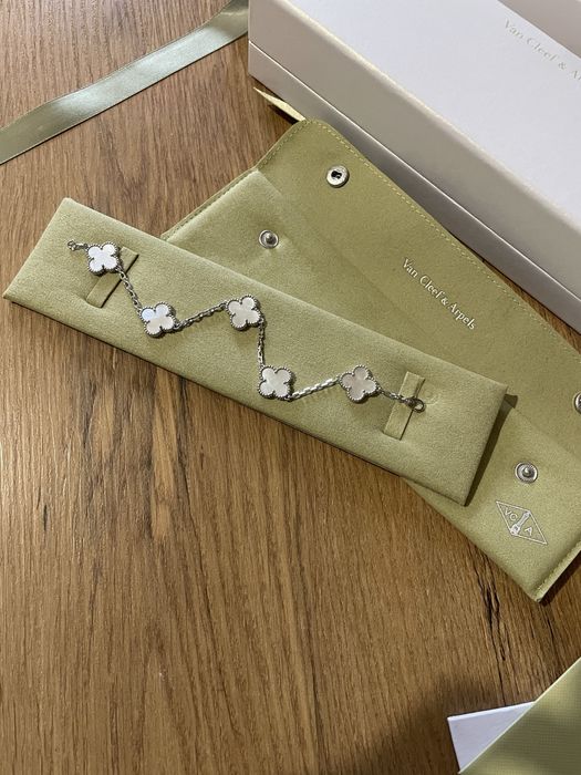 Van Cleef & Arpels - Bratara Silver White