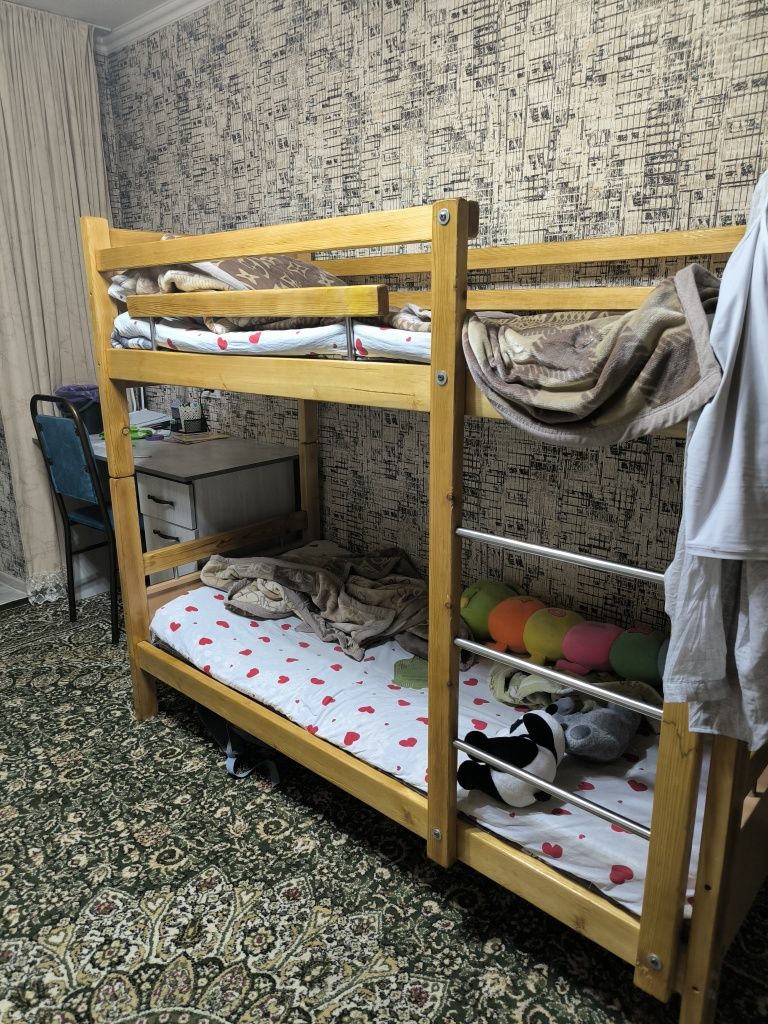 Продам кровать двухъярусную