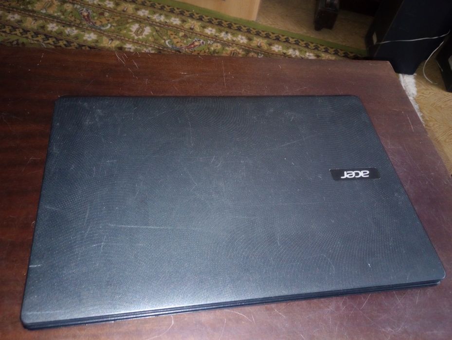 Acer ES1,  Intel Quad Core, baterie ok,displ. 17 inch, bun tester auto