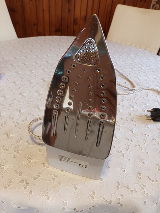 Продавам парна ютия