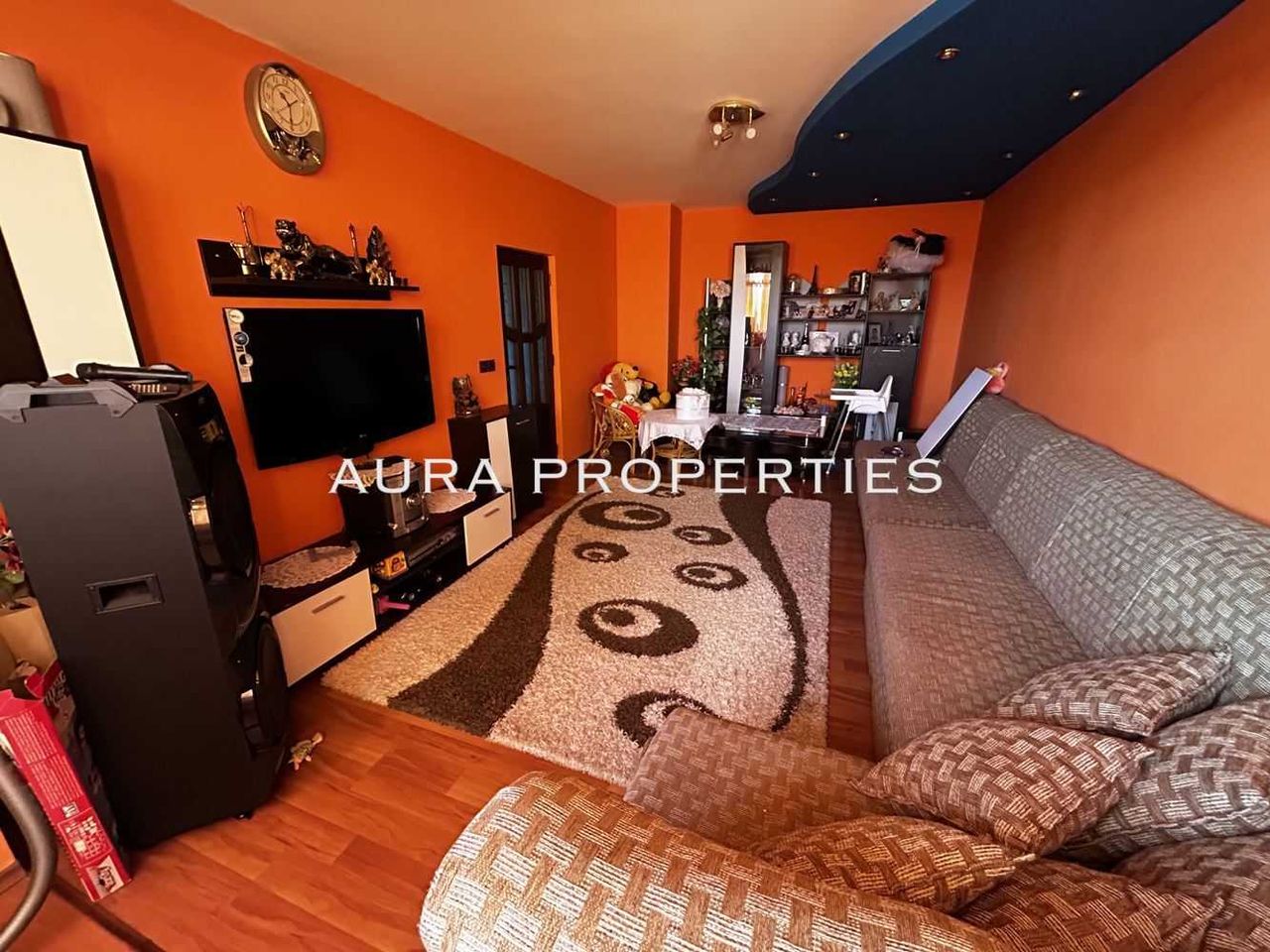 Продава се Тристаен апартамент в Разград, Орел - 80 кв.м за 1020 €/кв.м - Снимка #1