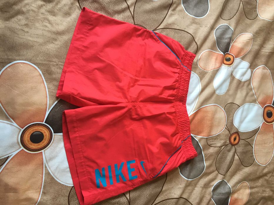 Short Nike rosu, original