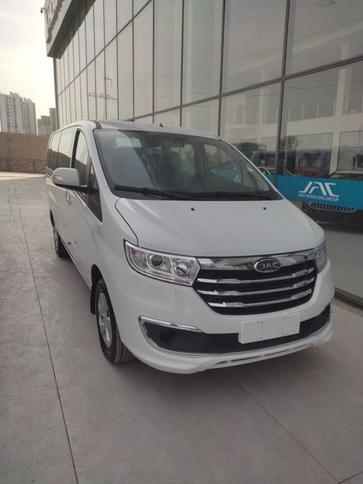 Jac M3 komgort va Lux varianti.