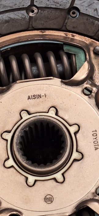 Запчасти Тойота Хайс 2019 год