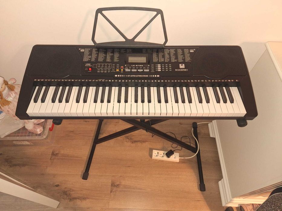 Pian portabil McGrey LK-6150 00047054 cu 61 de clape iluminate