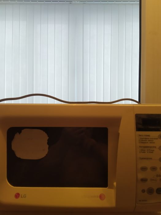 Продам Микроволновку "LG"-18500