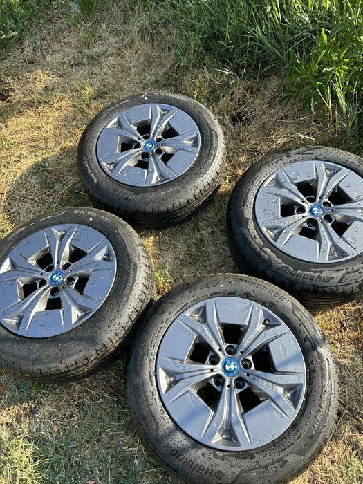 Оригинални лети джанти с чисто нови гуми за BMW IX1 и IX2.