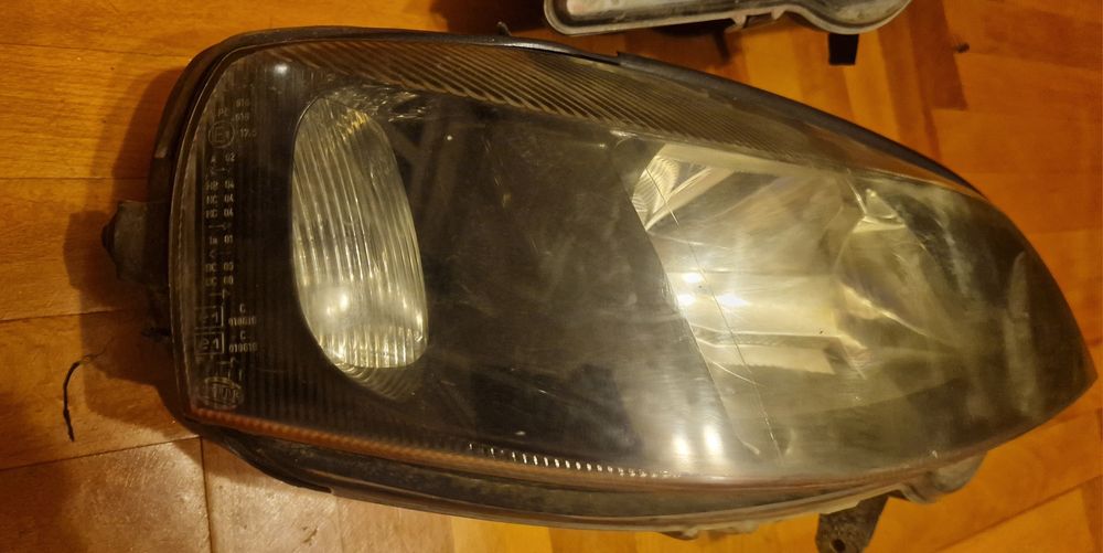 Faruri Hella Astra G folosite