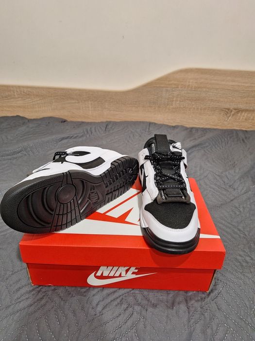 Чисто нови Nike dunk