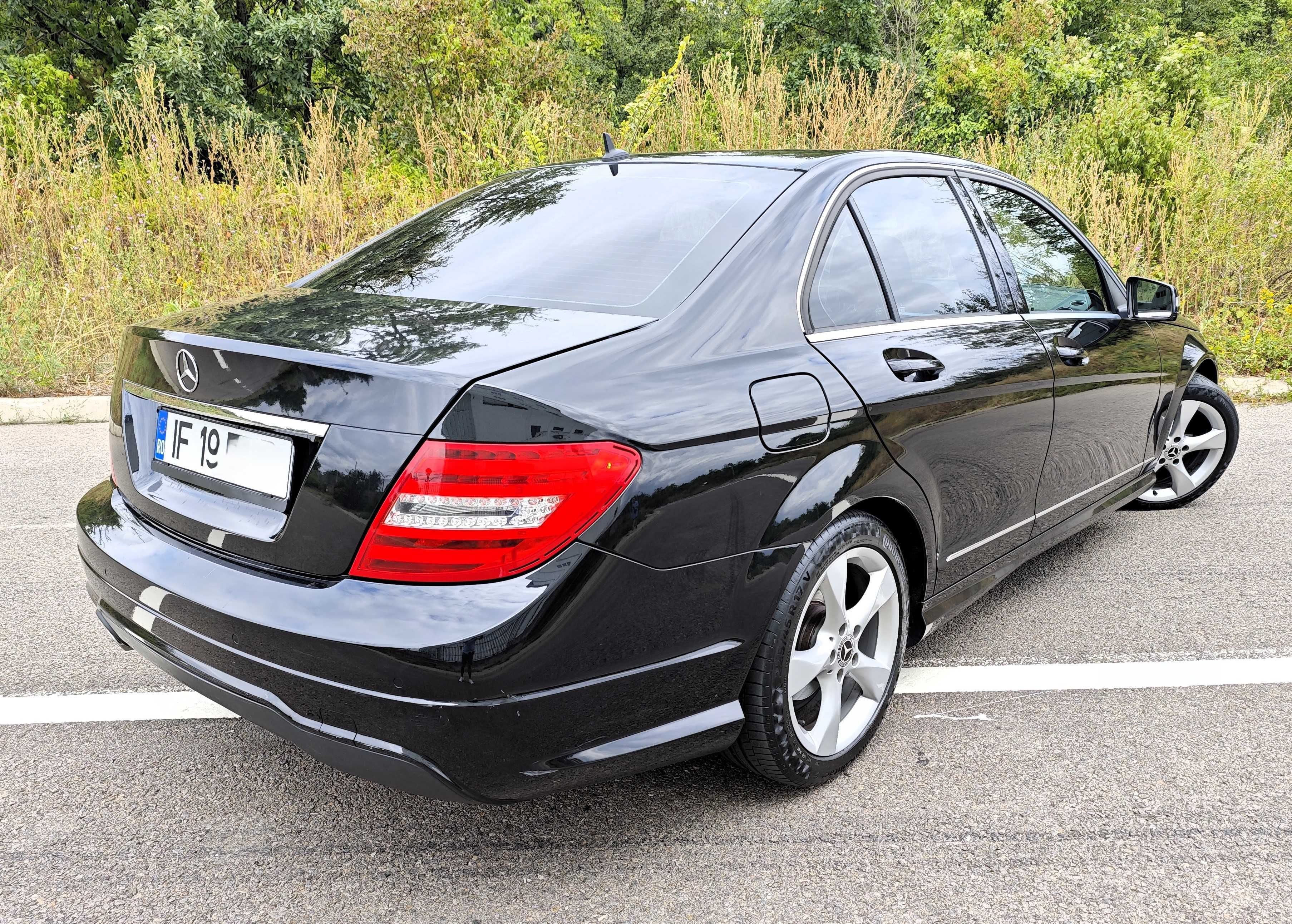 Mercedes C180 1.6 Turbo Automat AMG Line interior exterior