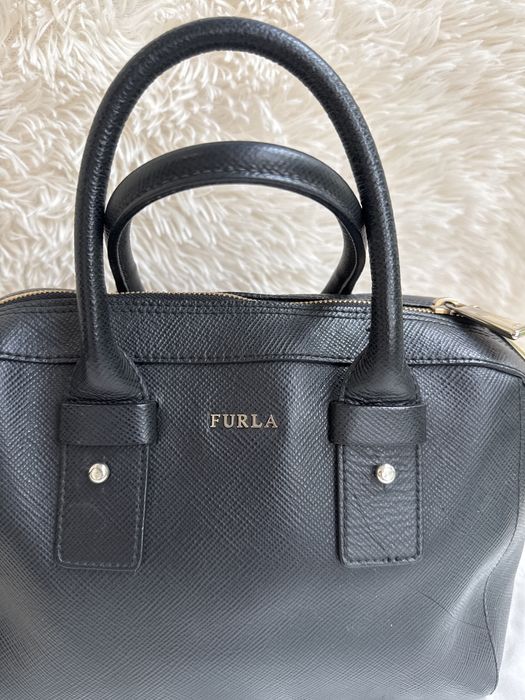 Furla черна среден размер