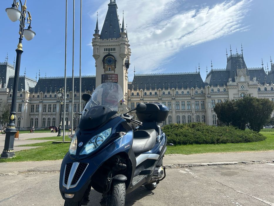 Piaggio MP3 300 LT (Cat B)

Locație : Iași