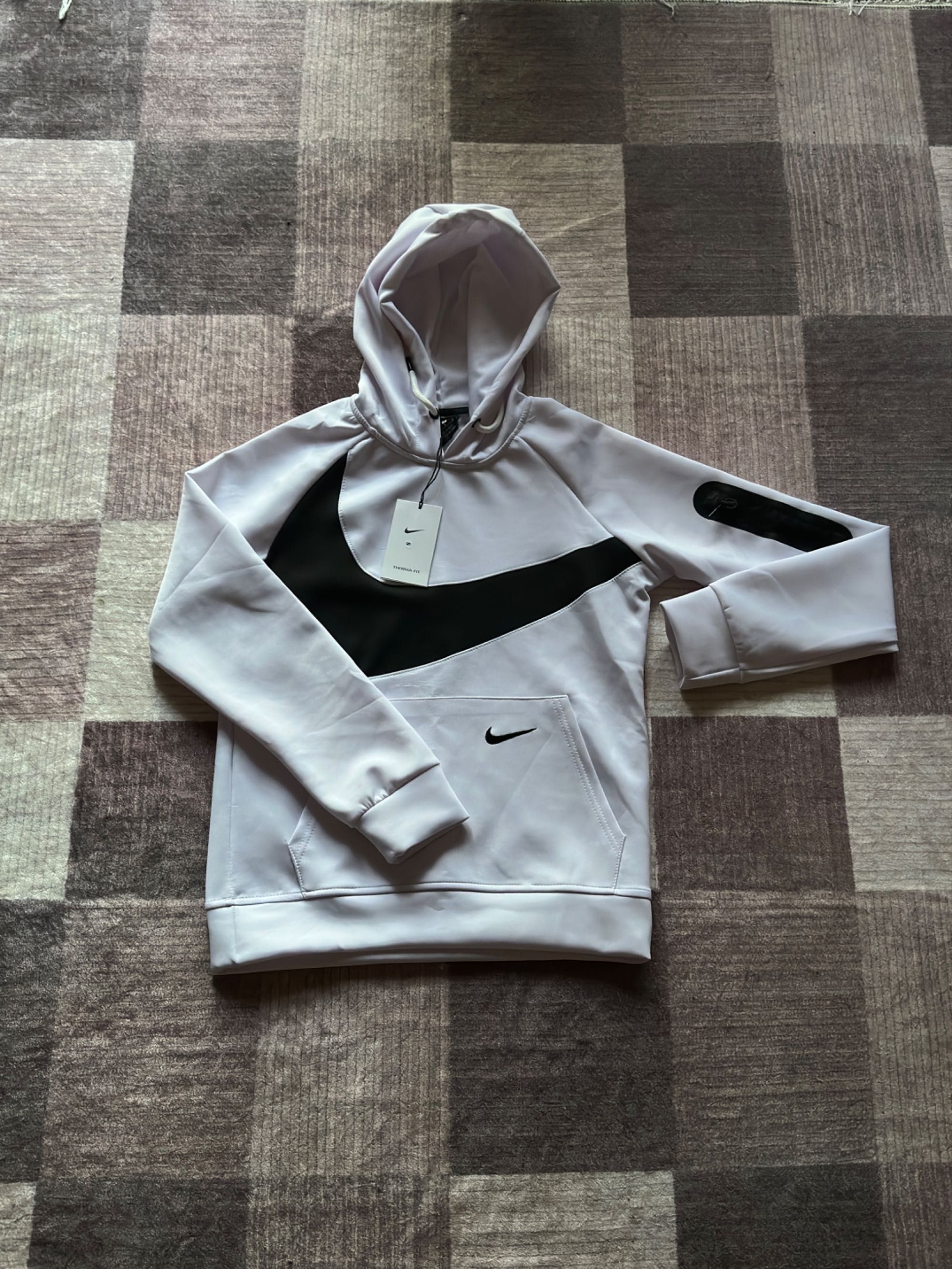 Мъжки екип Nike.