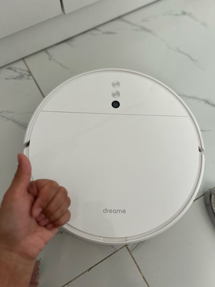 Продам пылесос робот dreame