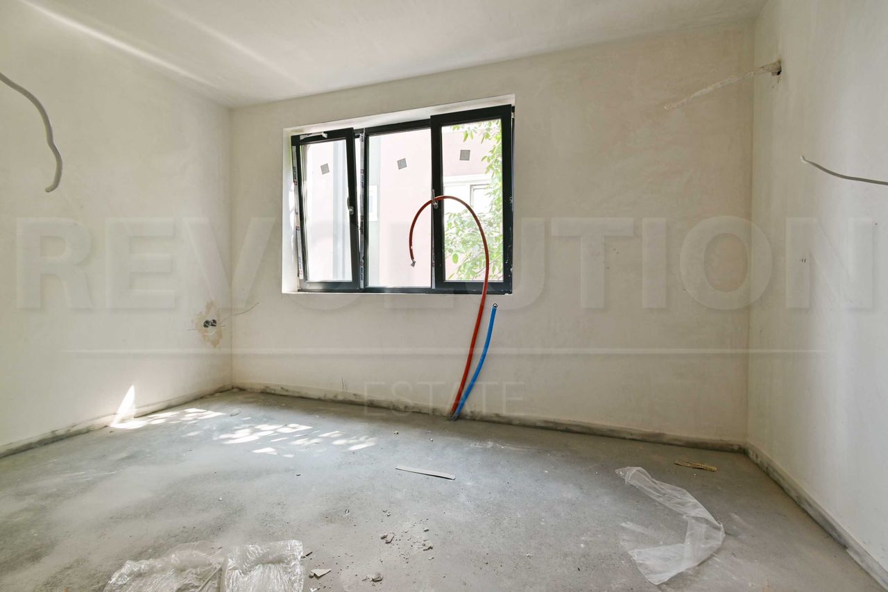 Продава се Тристаен апартамент в София, Бъкстон - 103 кв.м за 2457 €/кв.м - Снимка #2