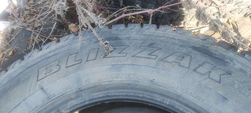 Гуми Bridgestone blizzak 245/70/16