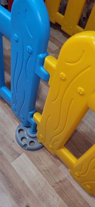 Vând țarc de joacă