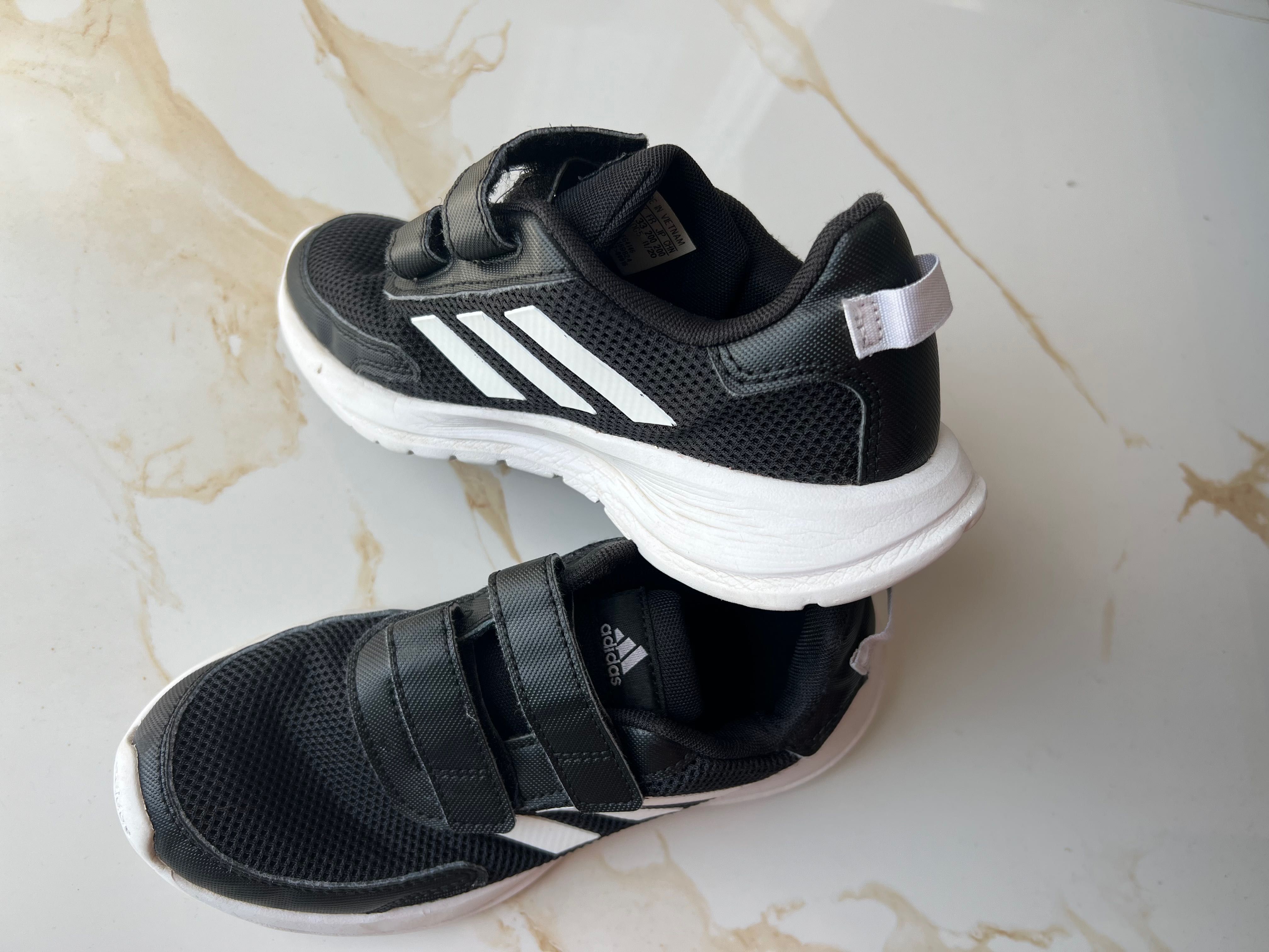 Маратонки Adidas originally