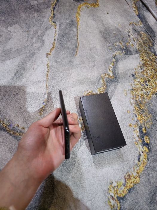 Samsung s9 vetnam +e-sim 64gb sunatiga otib beraman