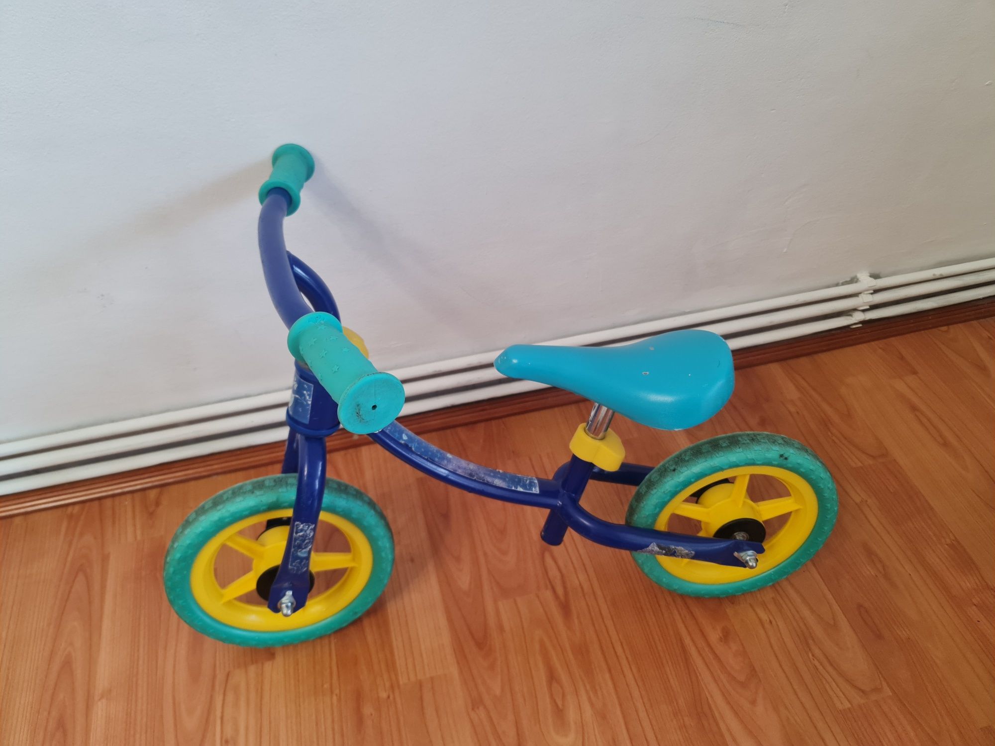 Vând bicicletă fără pedale