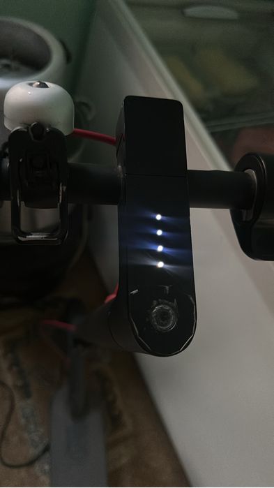 Продам электросамокат ксяоми