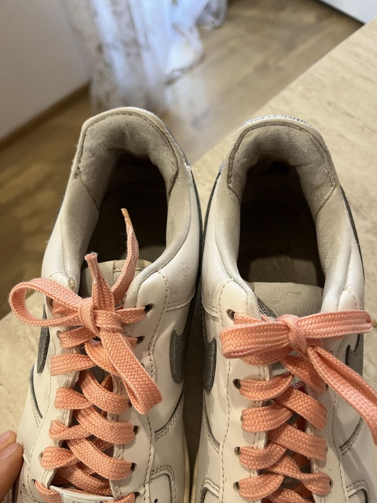 Дамски сникърси Nike Air Force