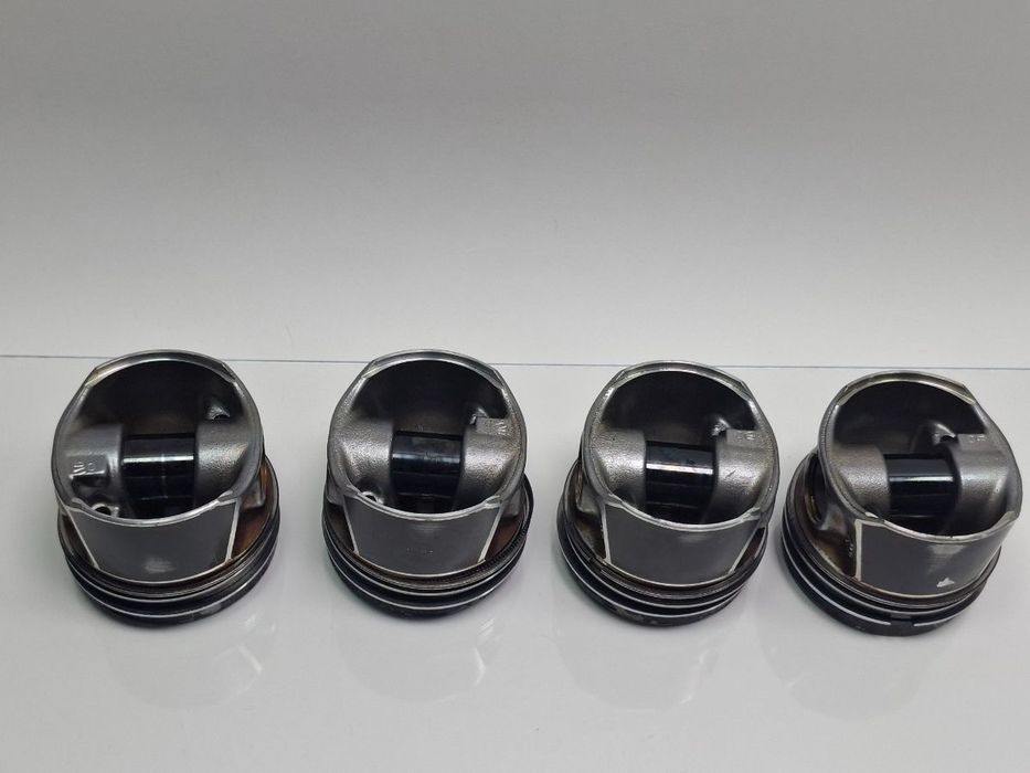 Pistoane SKODA OCTAVIA III 5E3, NL3, NR3 2012 - > 1.6 TDI DDYA 04L107065D