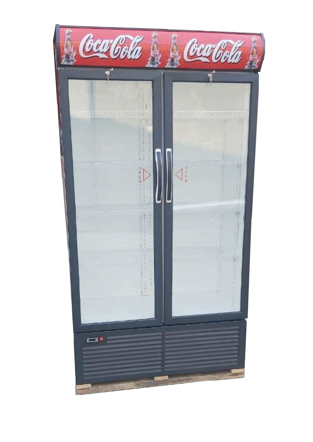 Новые DEVI HS930 витринные холодильники.