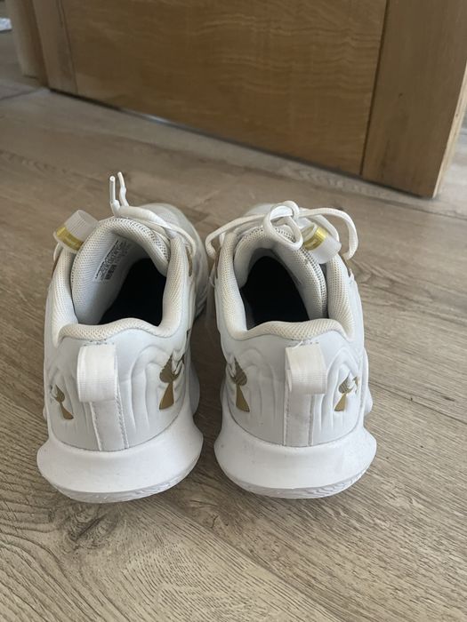 Adidasi Baschet Under Armour