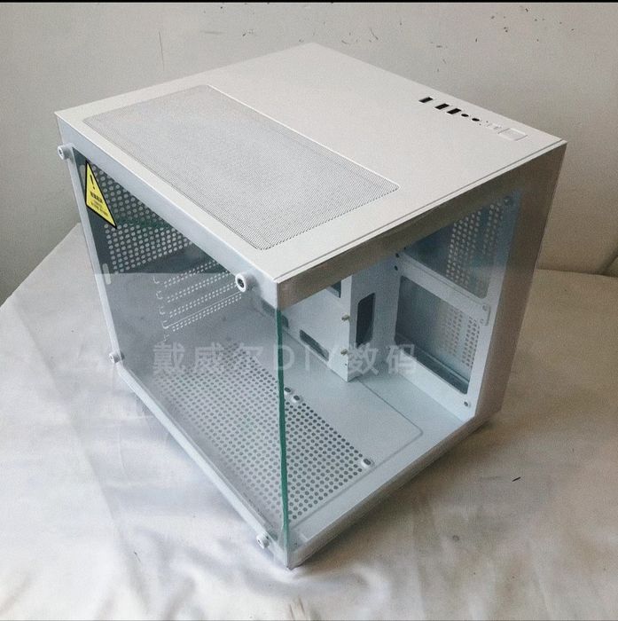 корпус для ПК GameMax Infinity Mini White.