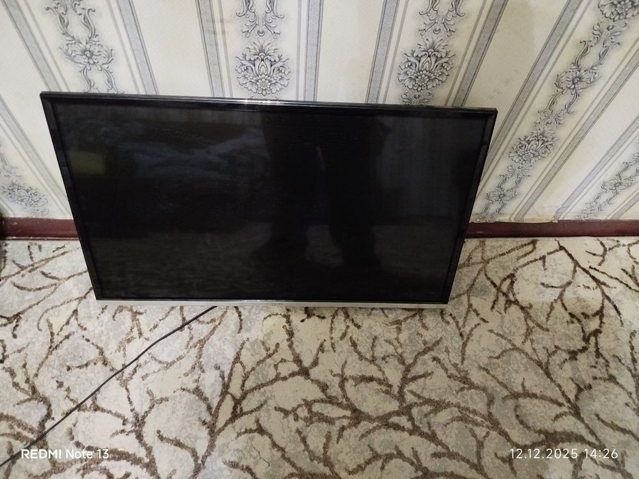 На запчасти, телевизор Artel.