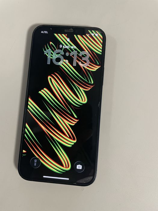 iPhone 12 в рабочем состояний