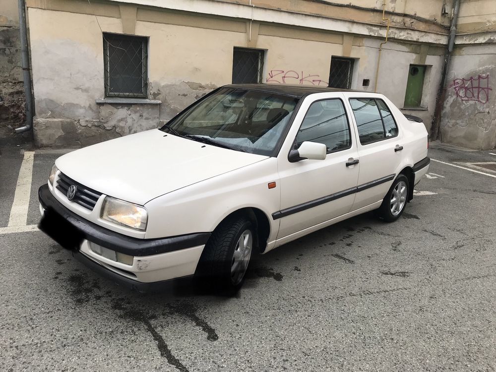 Volkswagen vw vento 1.8 benzina