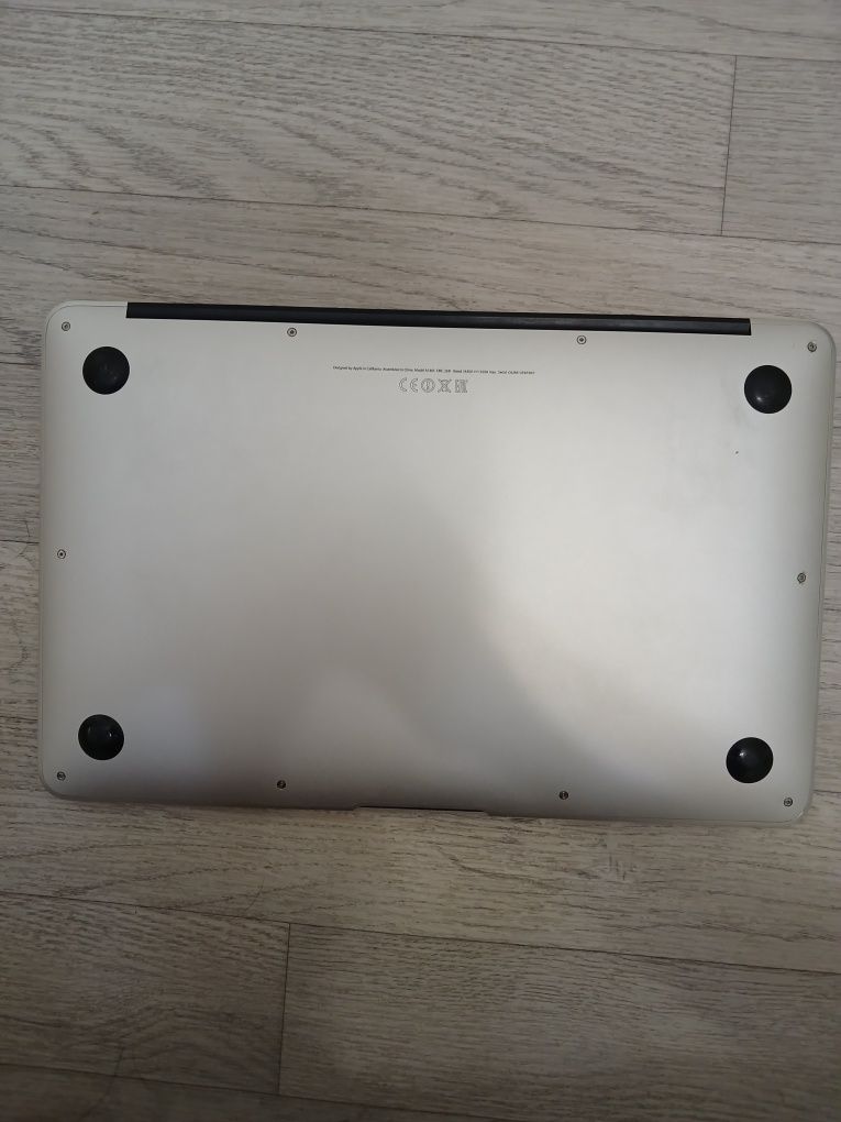 Продаётся Макбук Аир 2013 года и Планшет от самсунг tab s6 б/у
