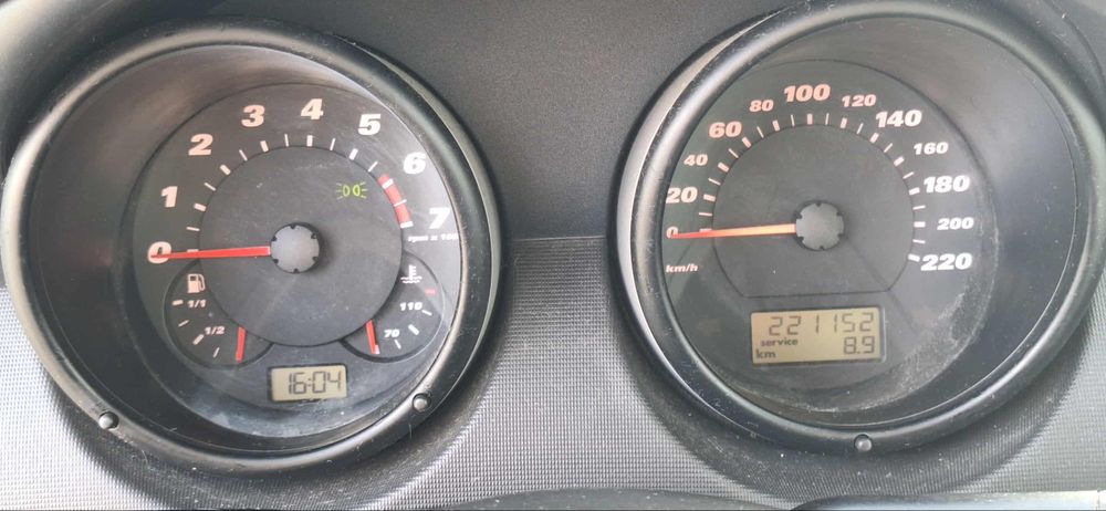 Продавам SEAT AROSA 1.0 бензин 2001г(КЛИМАТИК)Цена 1500лв