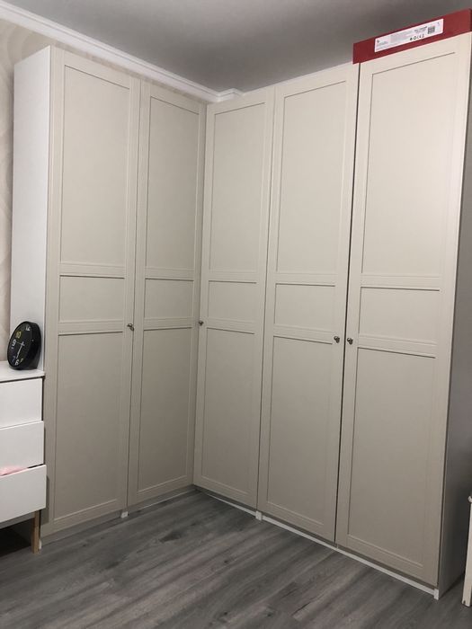 Продам угловой шкаф .