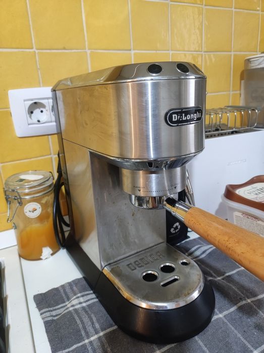 DELONGHI Dedica Style, + diuza cappuccino profi