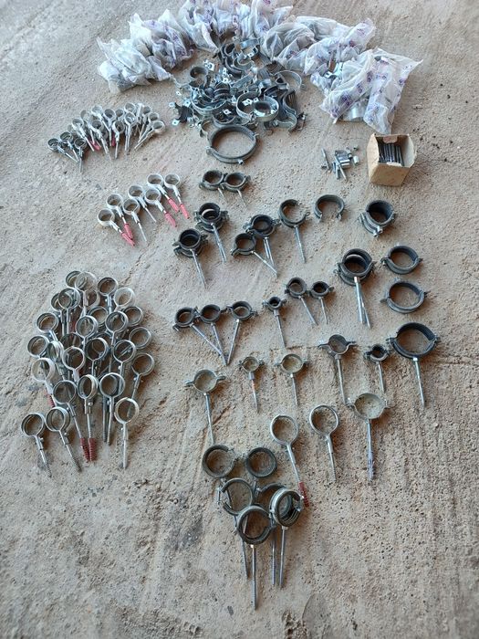 Vând coliere metalice