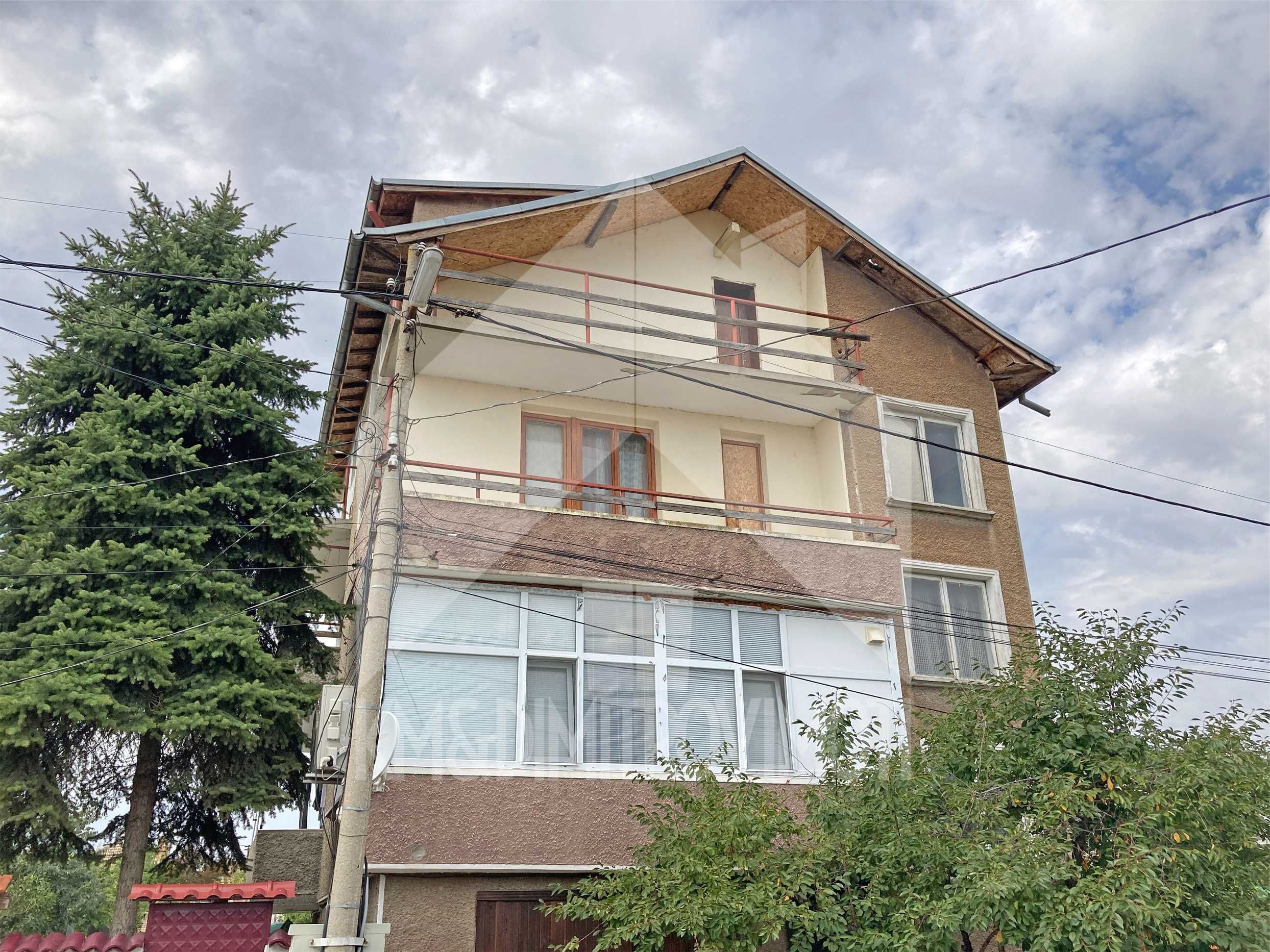 ПРОДАВА етаж с мансарда в гр. Нови пазар - 168 кв.м. ТОП локация!