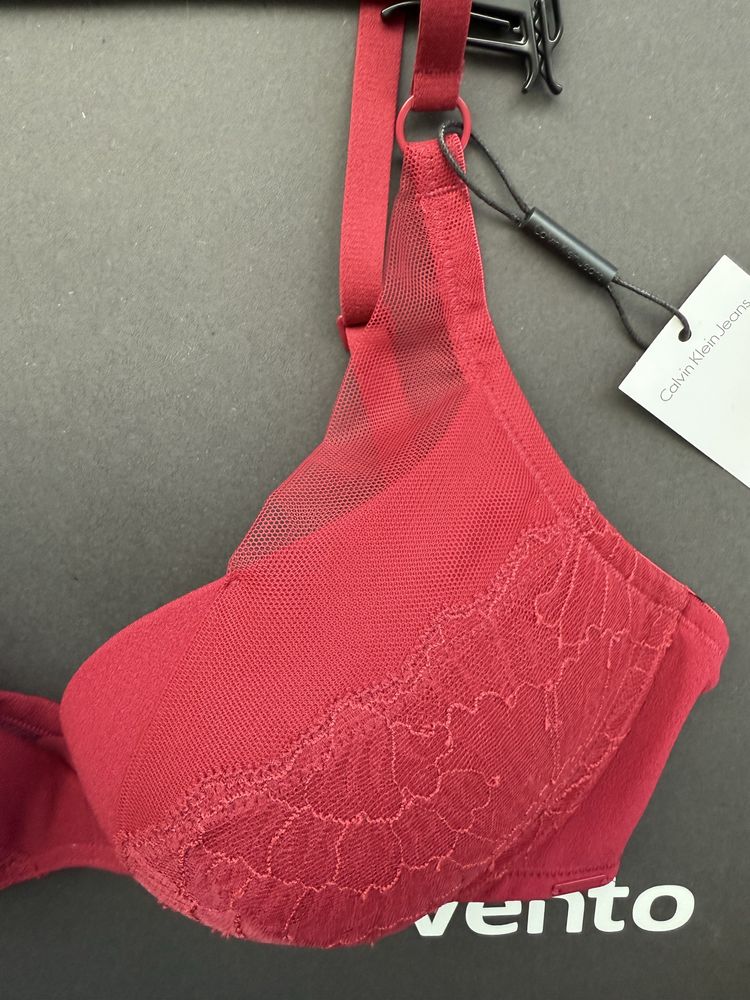Сутиен Calvin Klein /75D/