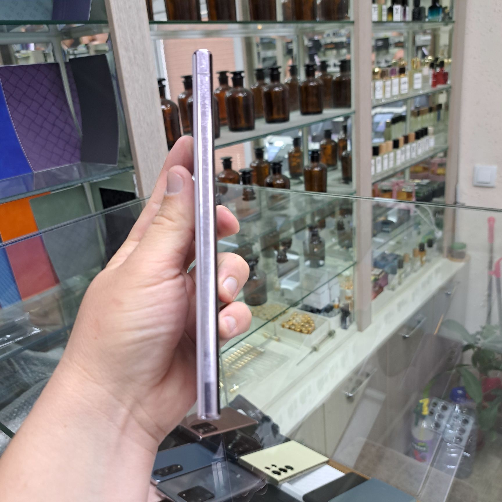 Samsung S23 Ultra xotirasi 12/256/512GB