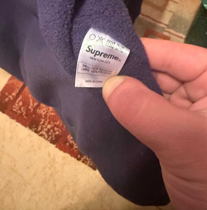 Jachetă Supreme Model Unic – Mărimea L, Design Modern, Stare Excelentă