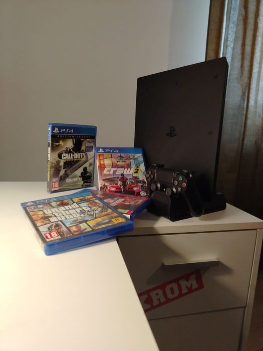 Vând PS4 Pro 1TB în stare impecabilă