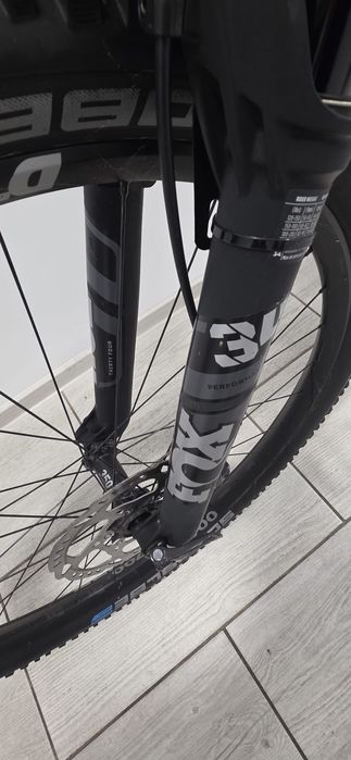 Vând bicicleta Canyon Neuron 2023 CF7 carbon