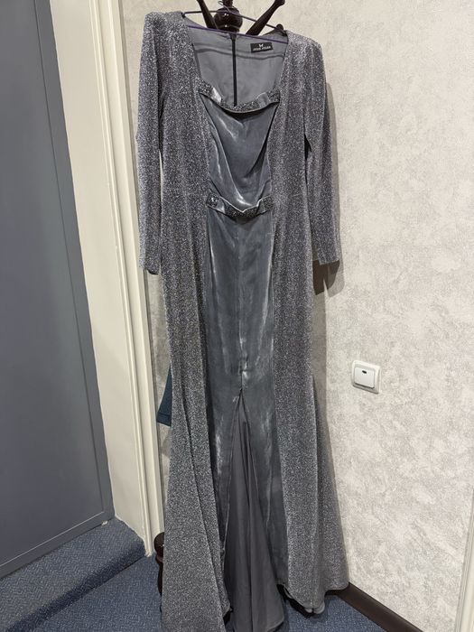 Вечерние платья, оделось один раз