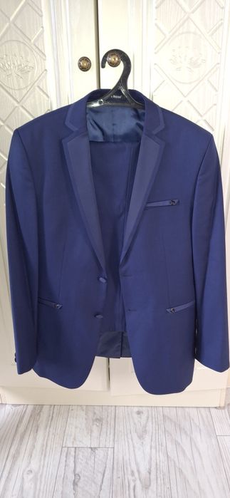 Продам костюм...