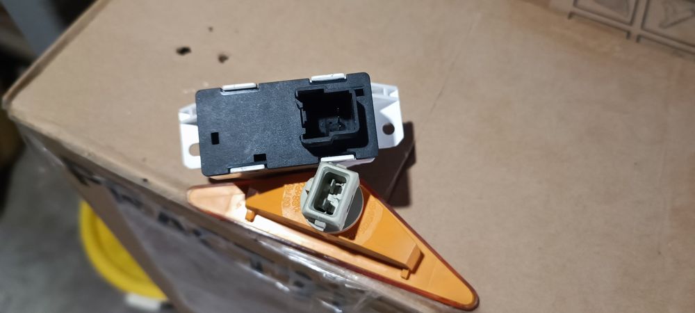 Semnalizarea/buton avari, Ford mk1